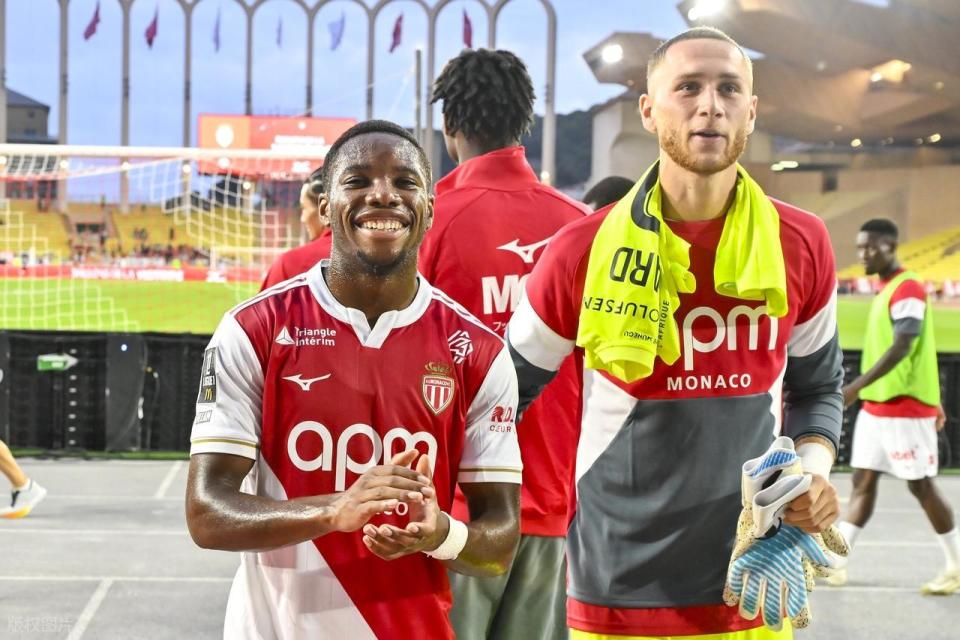 哥逼近榜首, 没有摩纳哥, 哈比卜先拔 哥逼近榜首, 没有摩纳哥, 哈比卜先拔