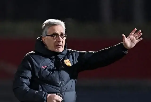 做出了迅速, 的要求